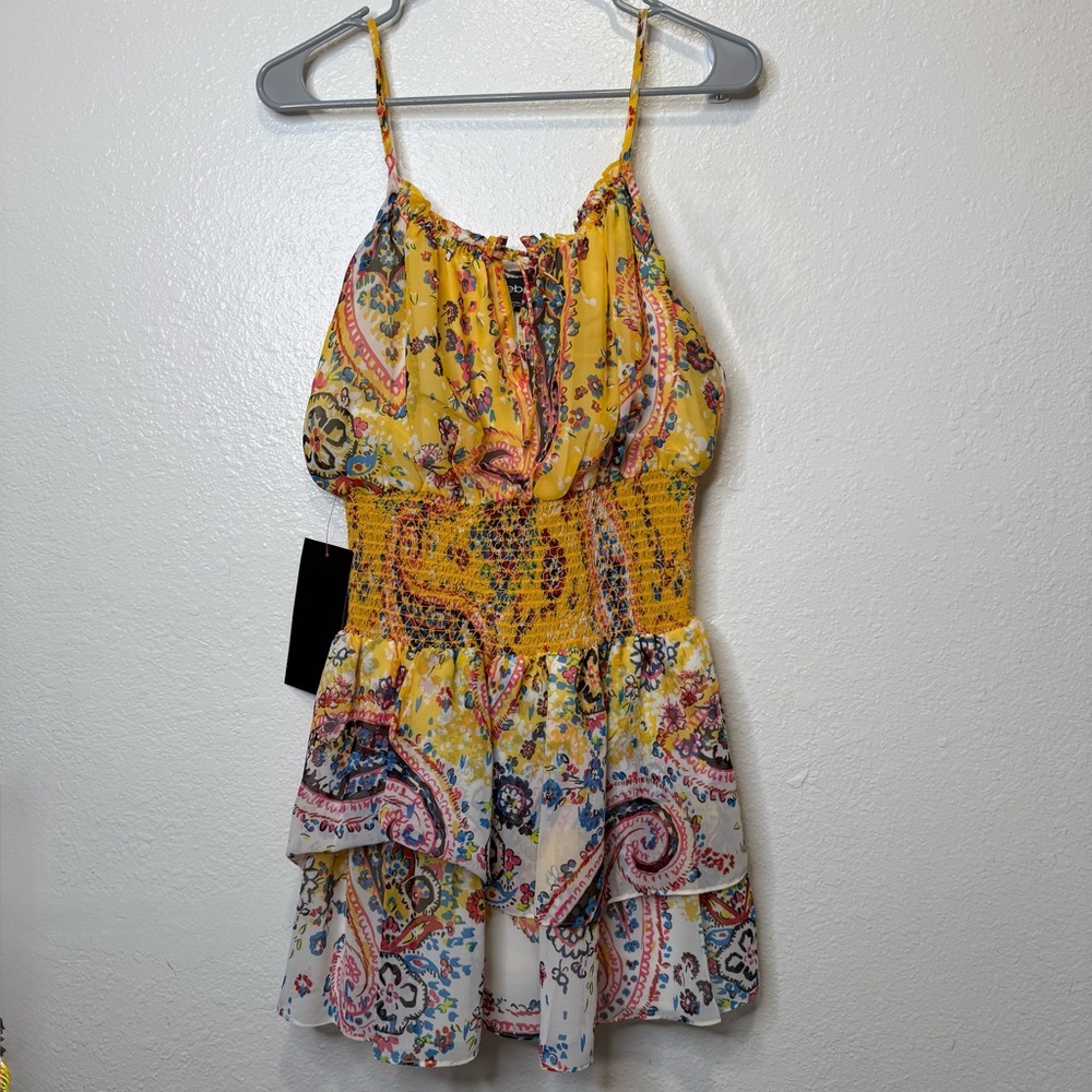 Bebe Yellow Paisley Summer Dress Keyhole Tie Front Smocked Waist Size Small NWT